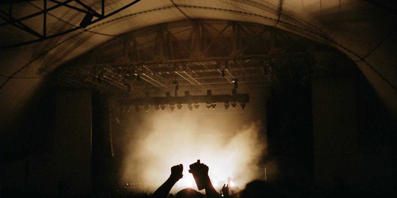 纽约城脉搏：都市生活、风尚与事件的终极交响曲